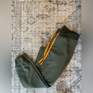 FIGS Moss green XS Zamora Joggers